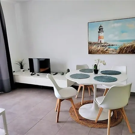 דירה Cucharas Playa Terrace Sea Views *